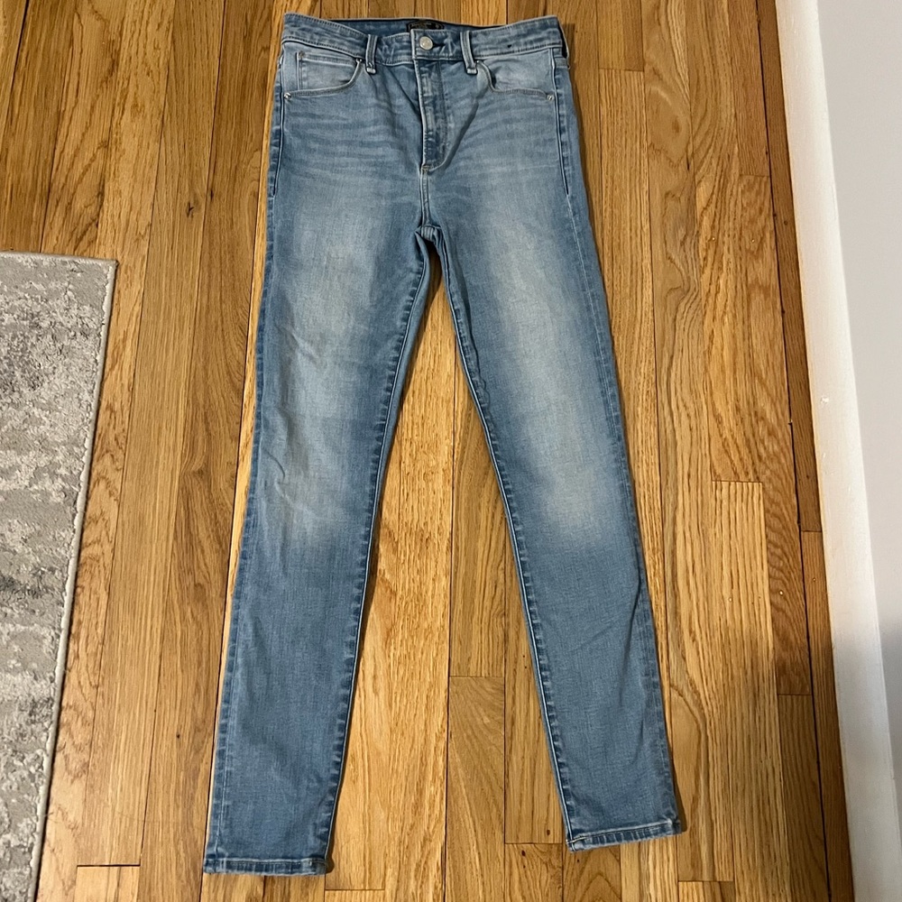 Abercrombie & Fitch Light Wash High Rise Super Skinny Jeans - size 2 Regular